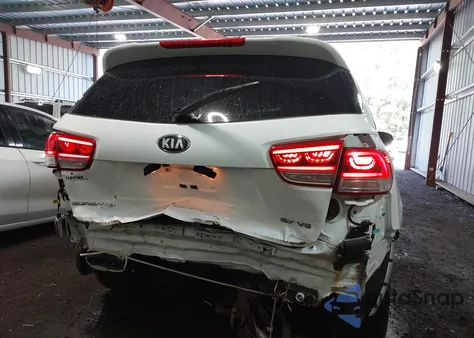 2016 Kia Sorento 3.3L Sx z USA, uszkodzony, nr VIN 5XYPKDA58GG173425